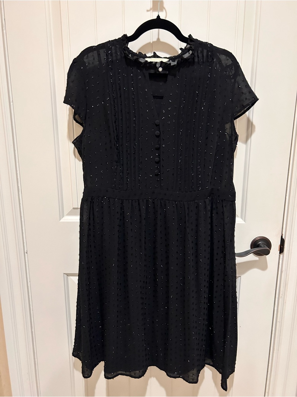 EUC: Modcloth Black Textured Dot Cap-Sleeve Fit-and-Flare Dress